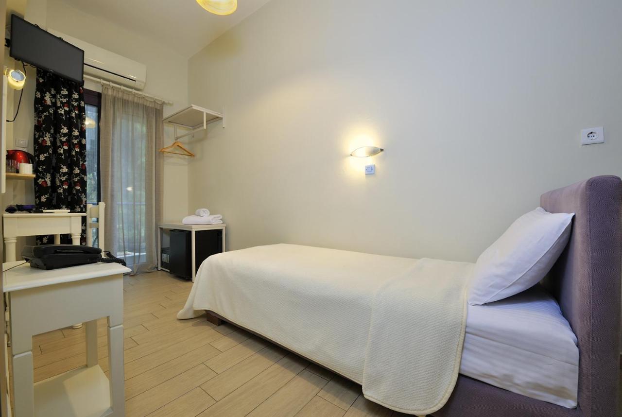 Dryades & Orion Hotel Athens Bilik gambar